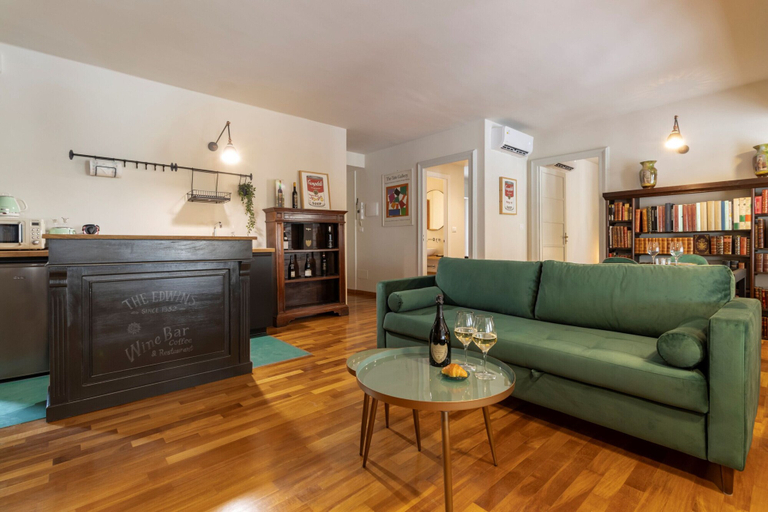Room 3, Turin Bed Books by Wonderful Italy, Torino