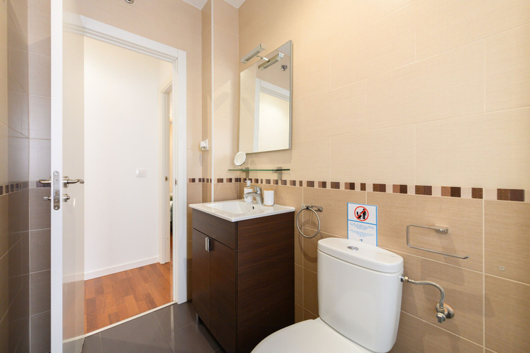 Room 5, M Mal71a Moderno Piso de 2 Dormitorios con Terra, Madrid