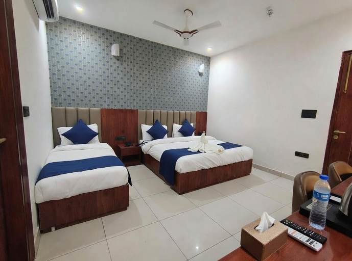 Room 5, Belle Tree Hotel, Gautam Buddha Nagar