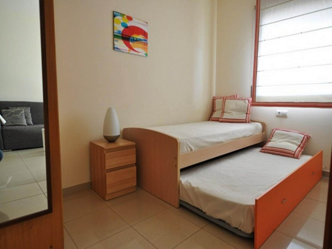 Room 4, Apartment in Roses With Balcony, Pool-view, Girona