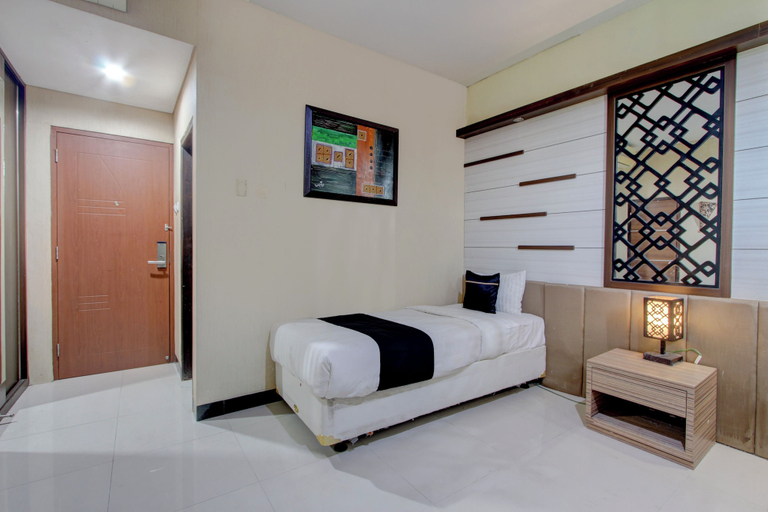 Room 5, Collection O near Stadion Manahan, Solo