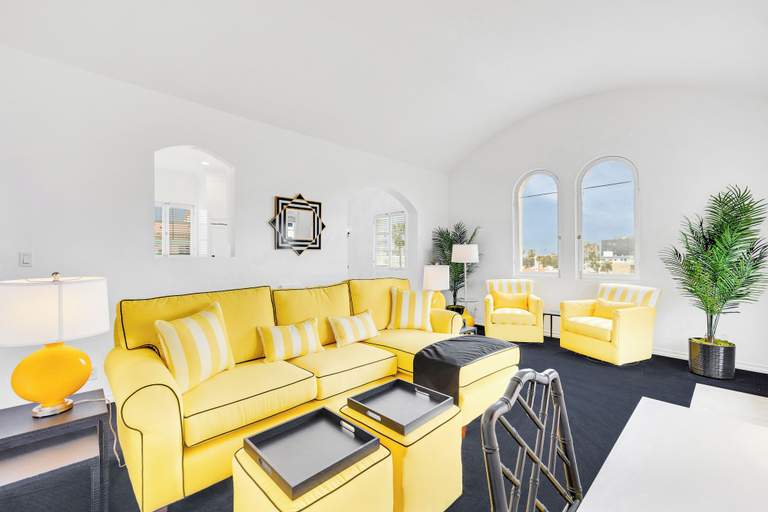 Living area 4, The Sovereign, Los Angeles