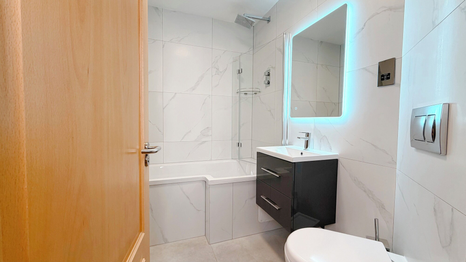 Bathroom 4, Broc House Suites, Dublin
