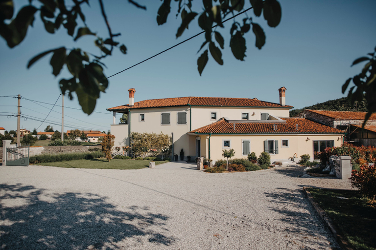 Exterior, Hisa Krasna, Sežana