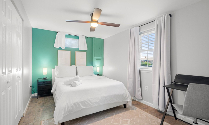 Room 1, The Emerald Grand Old Town Views, Fairfax