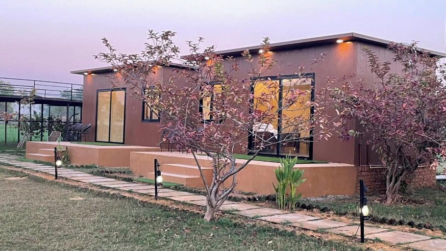 Room 4, Leopard Valley, Mathura
