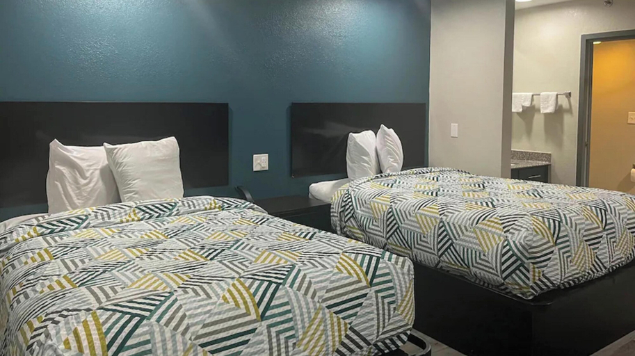 Bedroom 3, Studio 6 Suites – Knoxville, TN, Knox