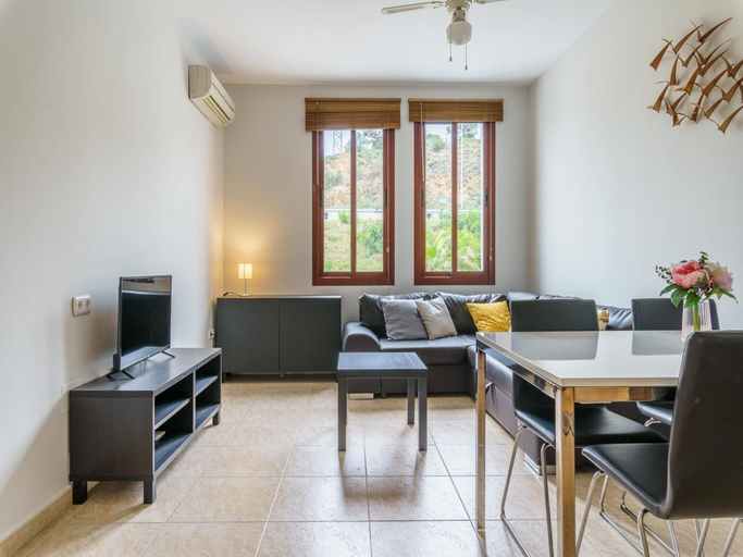 Living room 5, Apartment Directly on the Boulevard of La Cala, Málaga