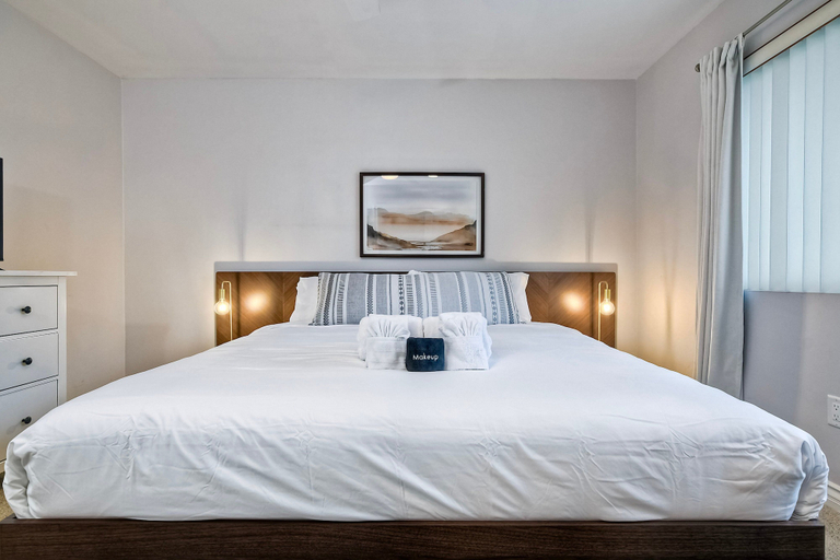 Room, 3080 Lincoln - Unit 12, San Diego
