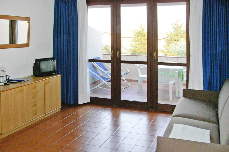 Others 5, Apartment in Moniga del Garda With Balcony, Brescia
