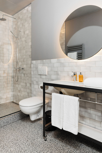 Bathroom 4, Hotel Odinsve, Reykjavík
