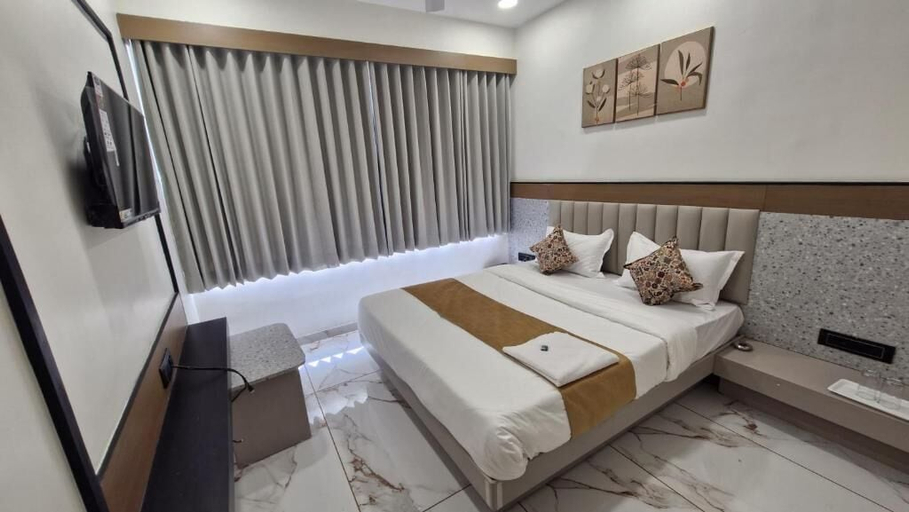 Room 2, Hotel Rose Gold, Ahmadabad