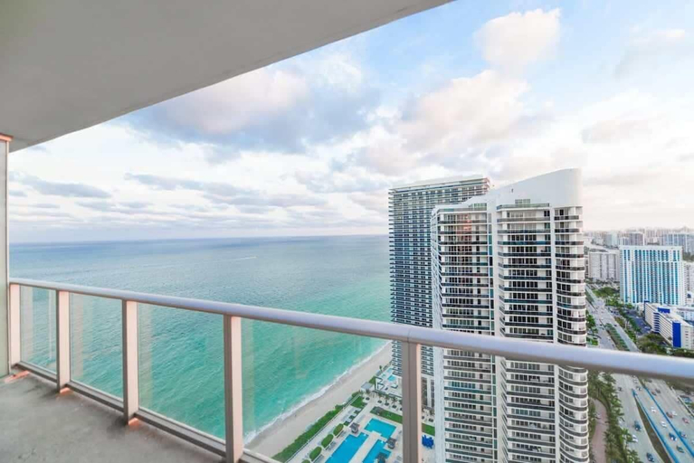 Interior 4, Beautiful Hyde Resort Luxe 2BR Private Beachfront, Broward