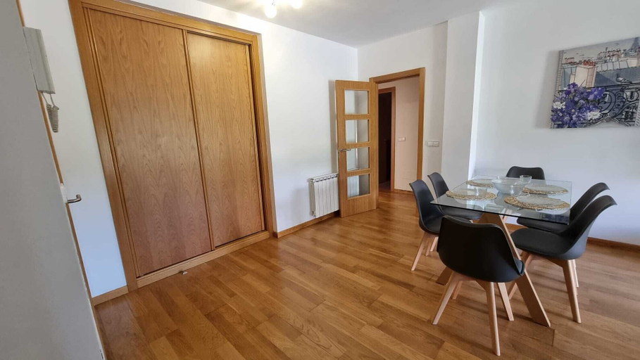 Dining 4, Piso en el Centro Para 6 Personas en Vilagarcia, Pontevedra