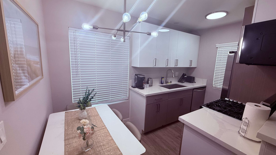 Exterior 4, One Lux Stay 1BR Home Near the Beach, Los Angeles