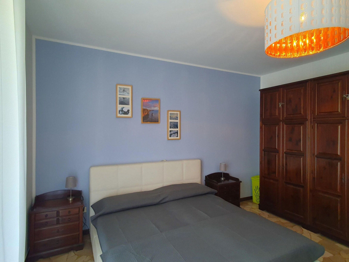Room 4, Holiday Home by Lake in Maccagno, Varese