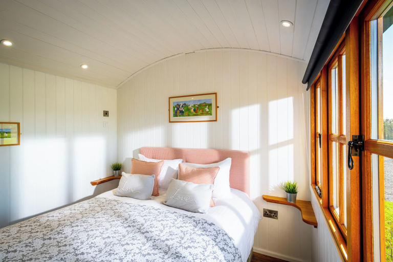 Bedroom 4, Ockeridge Rural Retreats, Worcestershire