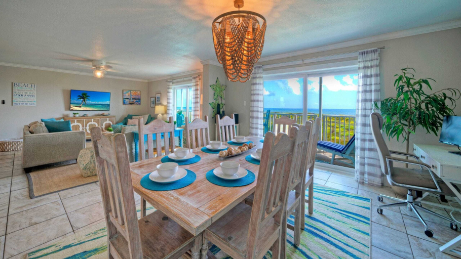 Interior 4, Gulf Views + Pools, Tennis, Pickleball & Beach Access Awesome Beachfront by Avantstay, Nueces