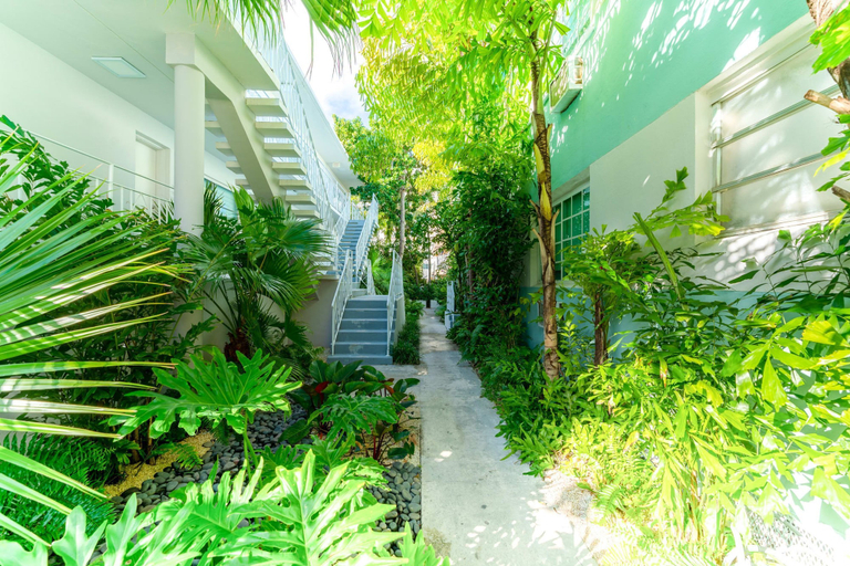 Room 4, TWO Bedroom Apartment, Miami-Dade