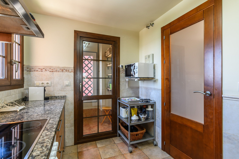 Private kitchen 5, Family Penthouse Near Isla Marina, Huelva