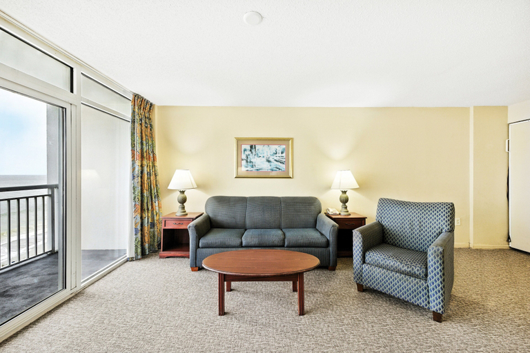 Interior 3, Atlantica 754, Horry
