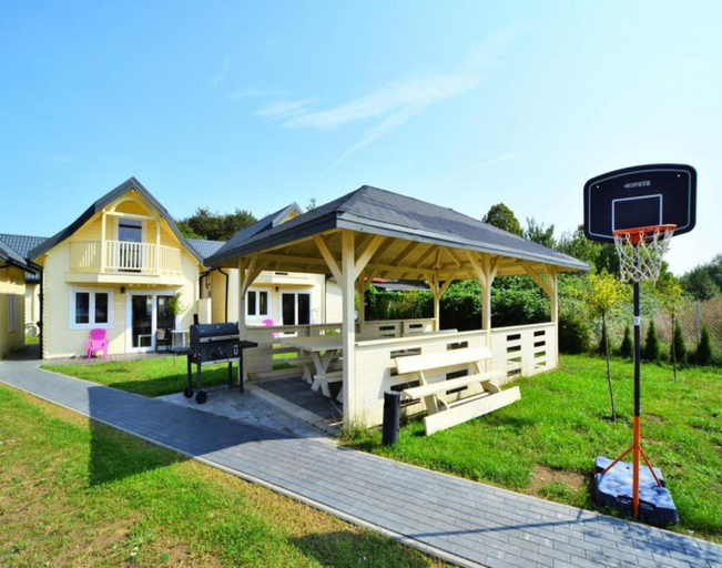 Exterior & Views 2, Large Holiday Homes, Swimming Pool, Jacuzzi, Kołobrzeg