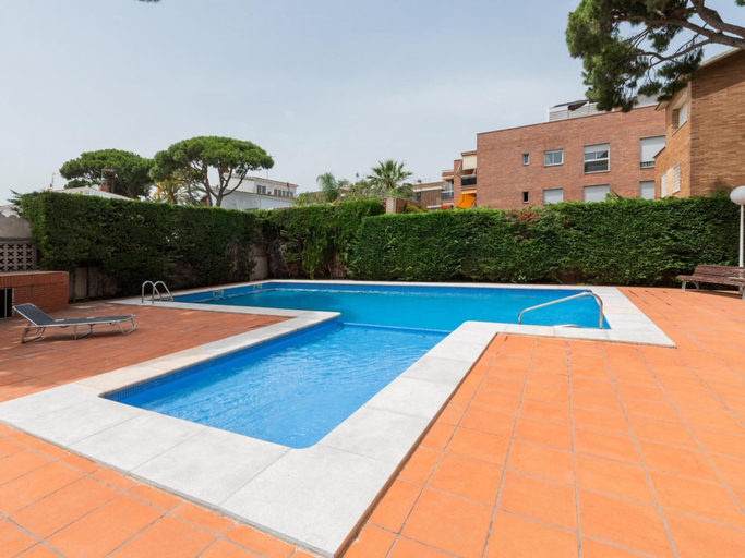 Others 5, Apartamento en Playa con Piscina Aacc, Barcelona