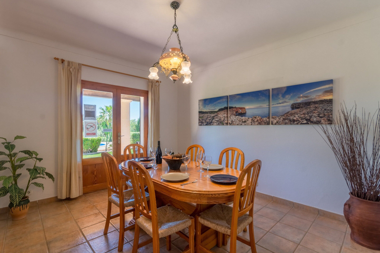 Dining 2, Cozy Villa With Private Pool, Baleares