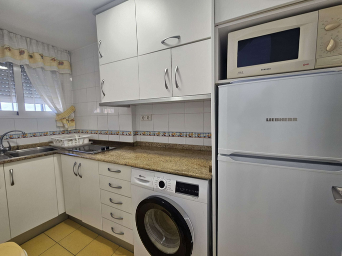 Private kitchen 5, Holiday Apartment Close to the Sea, Alicante