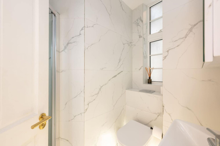 Room 3, Marylebone Luxury 3-bed Security Elevator, London