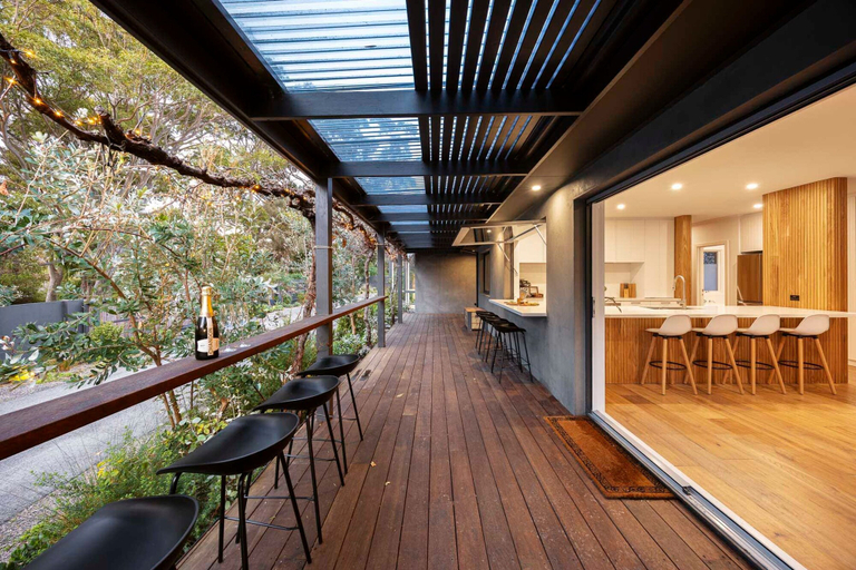 Room 5, Galene Getaway Walk to Beach Pool Fire, Melbourne
