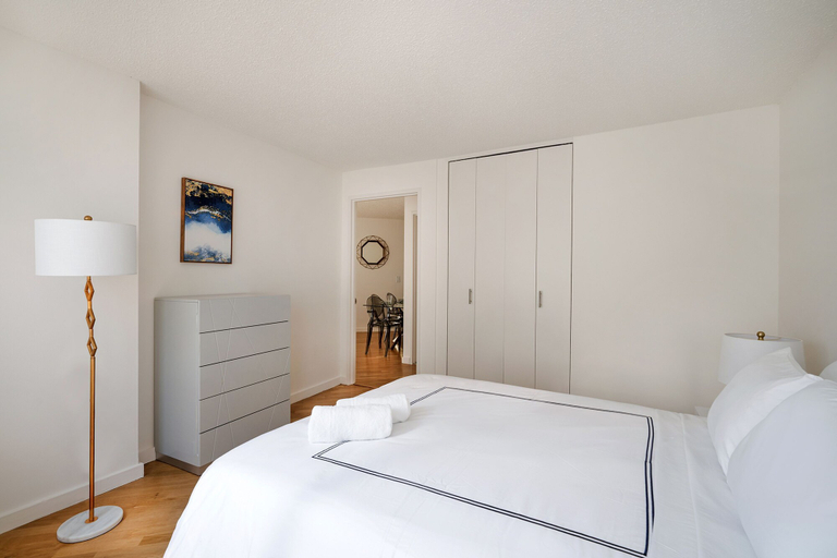Room 4, Stunning Apartment for 4 2 Bedrooms 2 Bath, New York