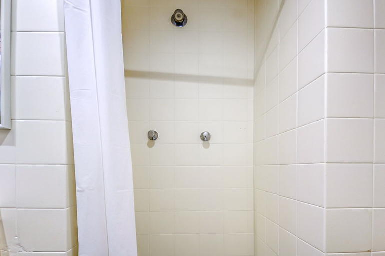 Bathroom 5, Apartment in Roses by the Beach, Girona