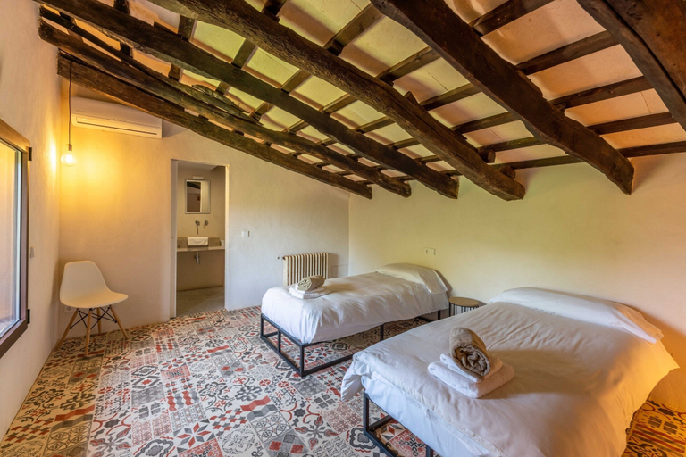Room 4, Country House in Buger With Pool & Near Beach, Baleares