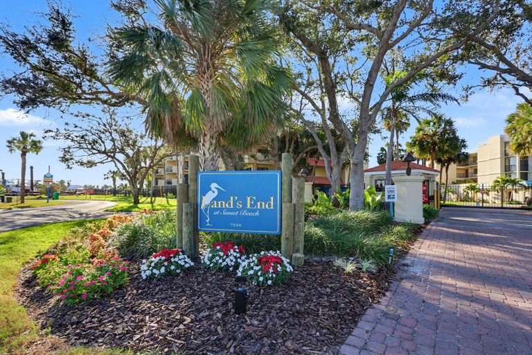 Exterior & Views, Land's End 11-306 Beach Front - Premier, Pinellas