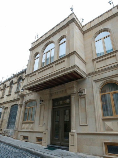 Primary image