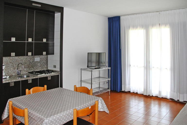 Others 5, Apartment in Moniga del Garda, Brescia