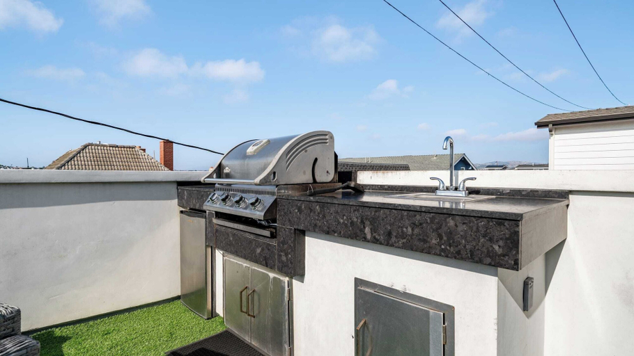Exterior & Views 2, Private Rooftop + Steps to the Beach Chic Design Seaside Style by Avantstay, Orange