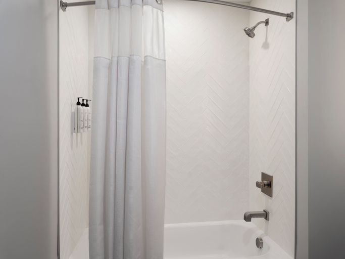 Bathroom 4, Towneplace Suites By Marriott Corbin, Whitley
