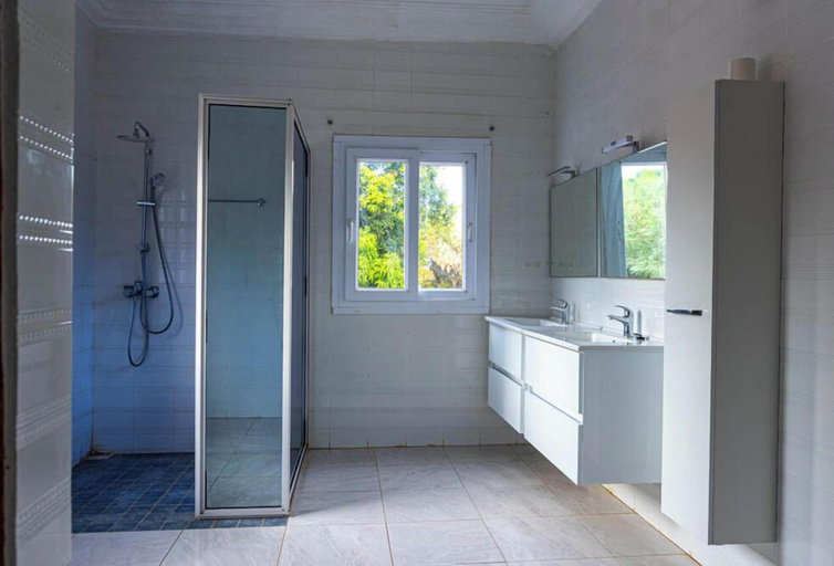 Bathroom 3, Two Coconut Lodge, Kombo South