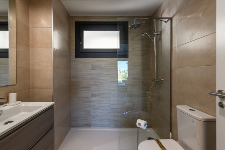 Bathroom 4, Beachfront Apartment in Isla Canela, Huelva