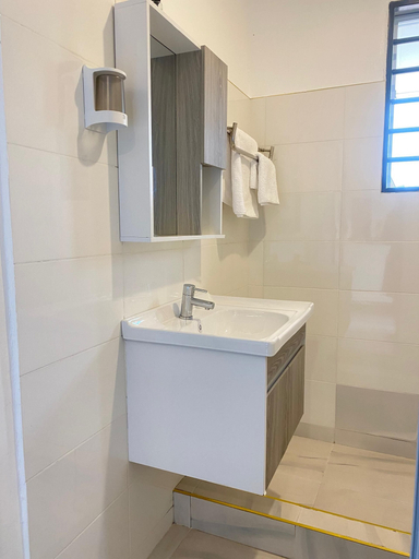 Bathroom 3, Kwaba Villa, Tema
