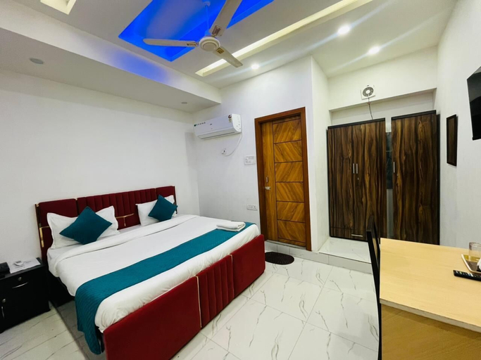 Room 2, Roomshala Hotel MariGold, Delhi