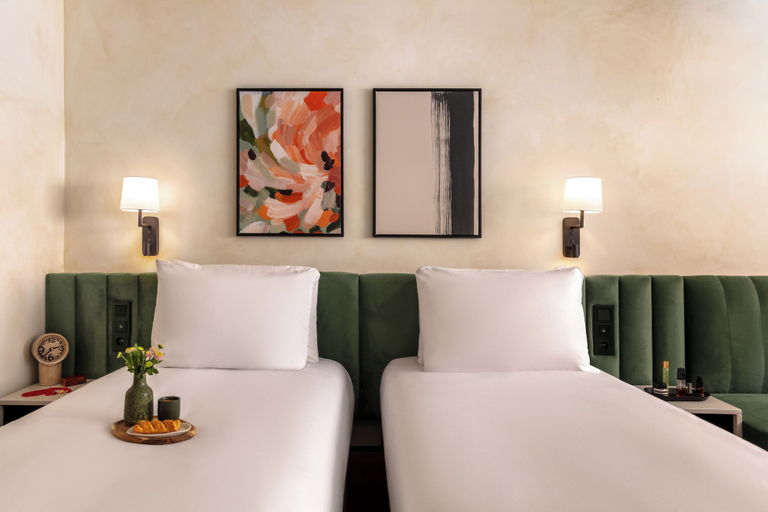 Room 4, Serenay Málaga Hotel, Málaga