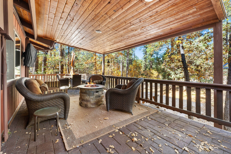 Room 5, Ponderosa Hideaway 4-br Cabin Mtn View Trails Brbq, Yavapai
