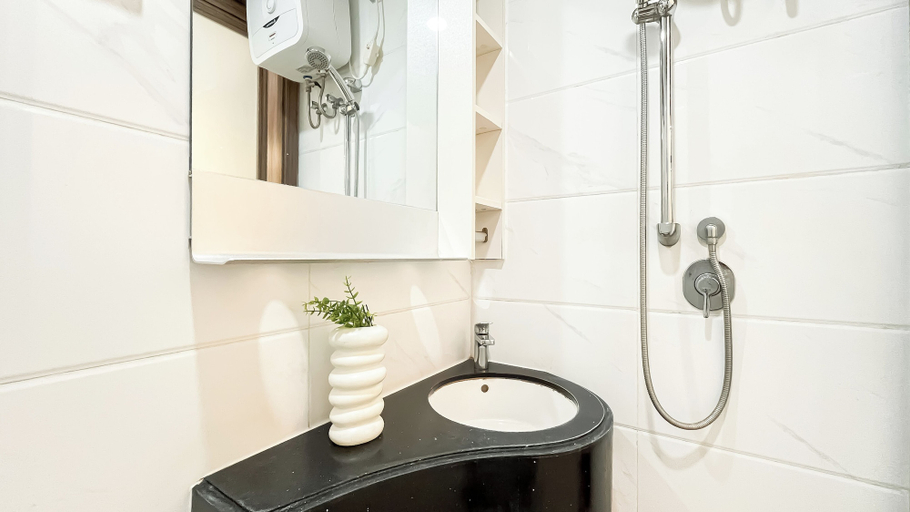 Bathroom 4, Komorebi Studio at Sky House BSD,ICE,AEONmall, South Tangerang
