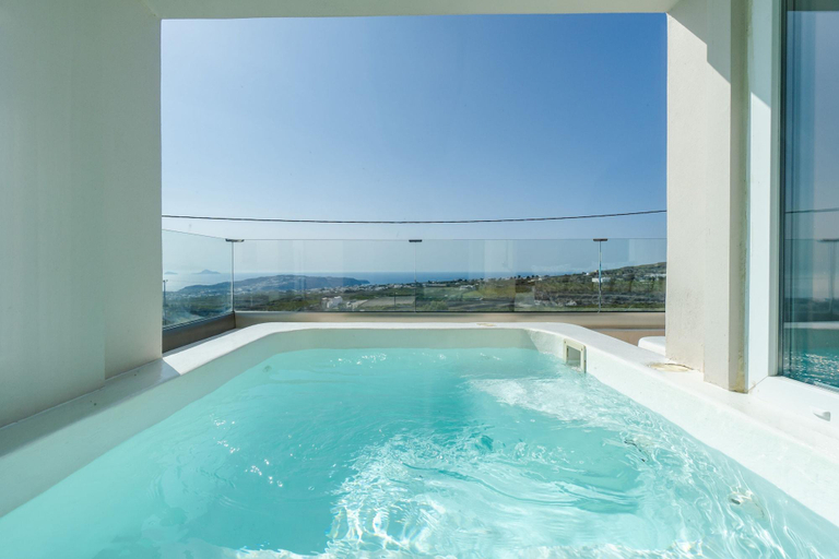 Sport & Beauty 5, Cinnamon Suite with Prive Hot Tub, South Aegean