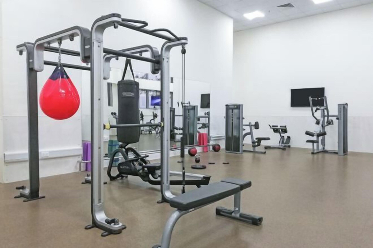 Gym 4, bnbme Classic 1BR 8 mins to Burj Khalifa, Dubai