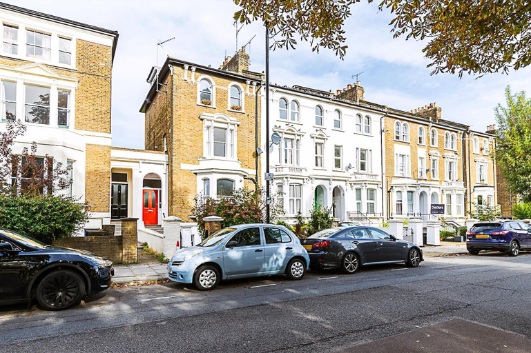 Exterior & Views 2, Charming First Floor Flat in Tufnell Park, London