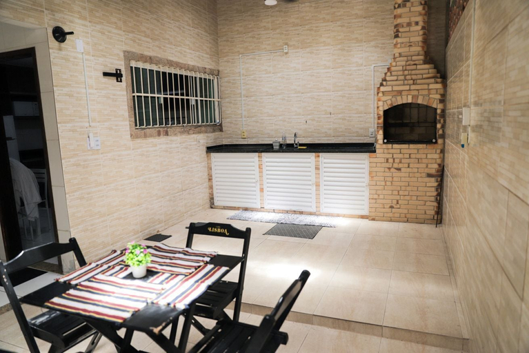 Room 4, Casa de Praia Pet Friendly com Churrasqueira e Ar, Rio das Ostras